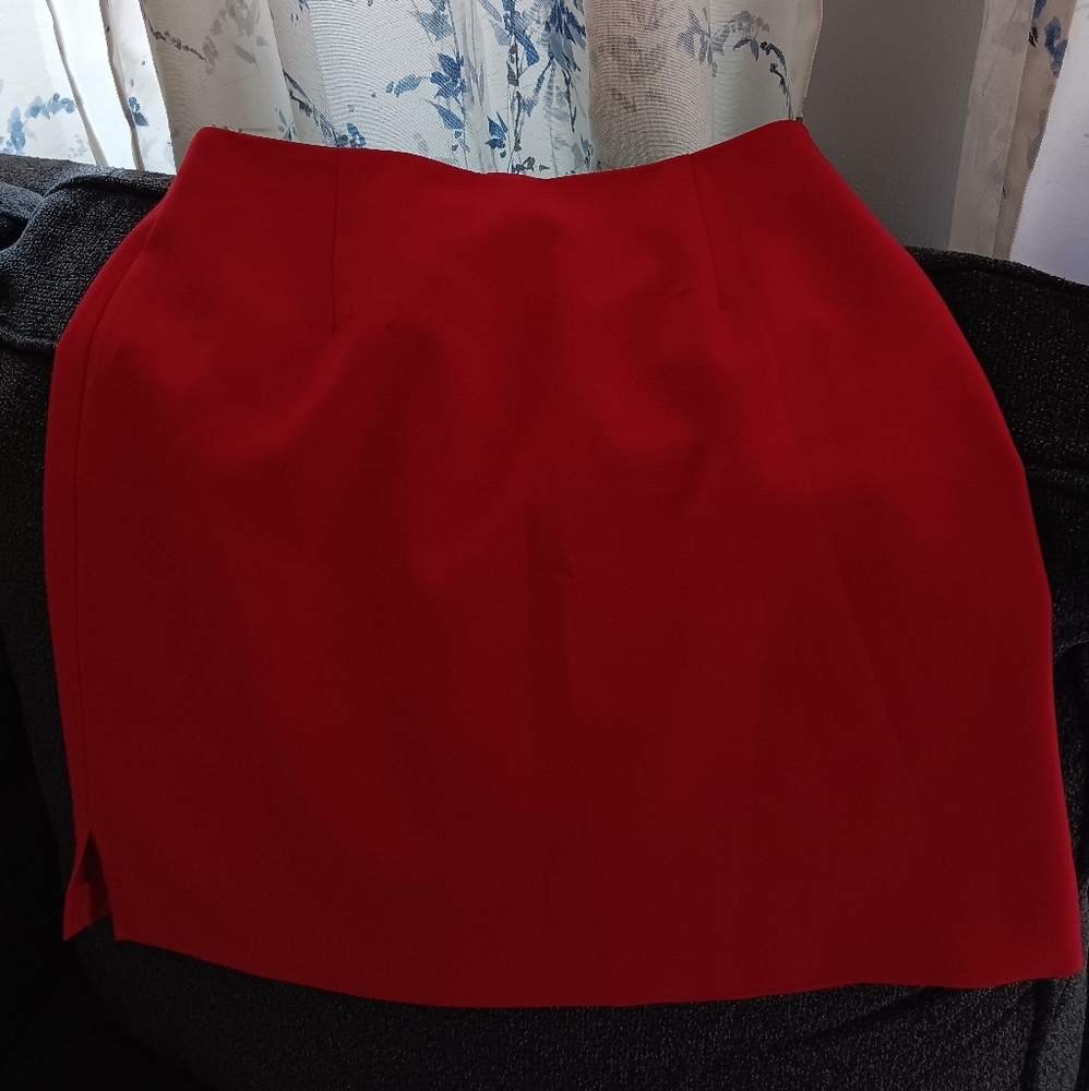 Lady in RED MINI..